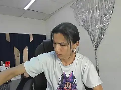 Aisha hotts777 online show from July 27, 2026, 6:26 pm