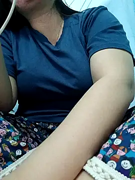  Babyrose  online show from January 11, 2026, 5:18 pm