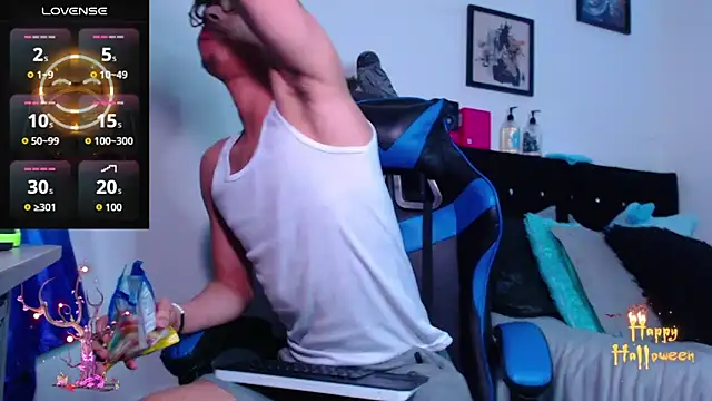 Snapshot of Gael_Jones chatting on October 15, 2025, 3:39 am Gael Jones online show from October 15, 2025, 3:39 am