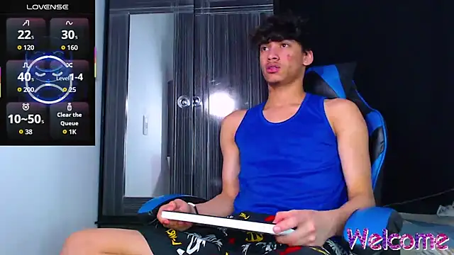 Snapshot of Gael_Jones chatting on December 23, 2025, 5:05 am Gael Jones online show from December 23, 2025, 5:05 am