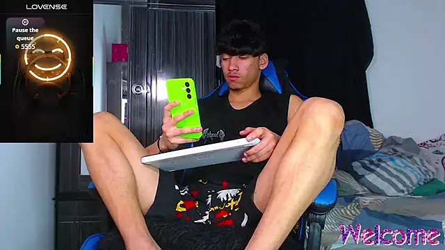 Snapshot of Gael_Jones chatting on January 7, 2026, 8:44 pm Gael Jones online show from January 7, 2026, 8:44 pm