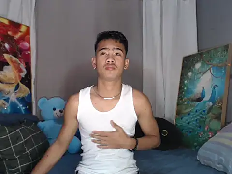 Snapshot of xx_topless chatting on October 22, 2025, 5:45 pm xx topless online show from October 22, 2025, 5:45 pm