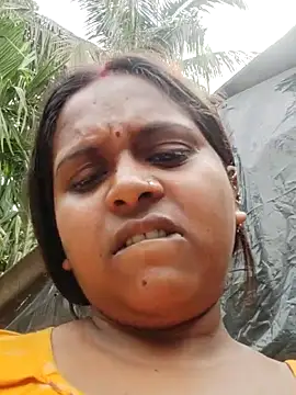 Hot-Show2 online show from April 19, 2026, 3:39 am