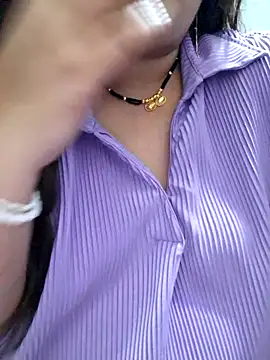 indian-hotmilfs online show from October 2, 2025, 12:12 pm