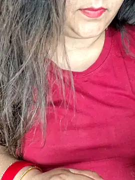 Snapshot of indian-hotmilfs chatting on April 22, 2026, 11:12 am indian-hotmilfs online show from April 22, 2026, 11:12 am