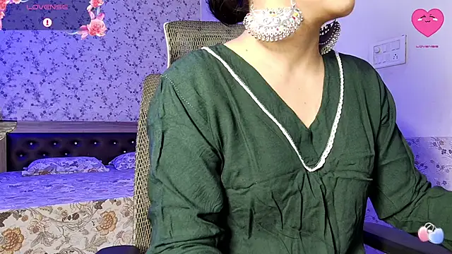 Snapshot of snow_white123 chatting on July 6, 2026, 9:39 pm snow white123 online show from July 6, 2026, 9:39 pm