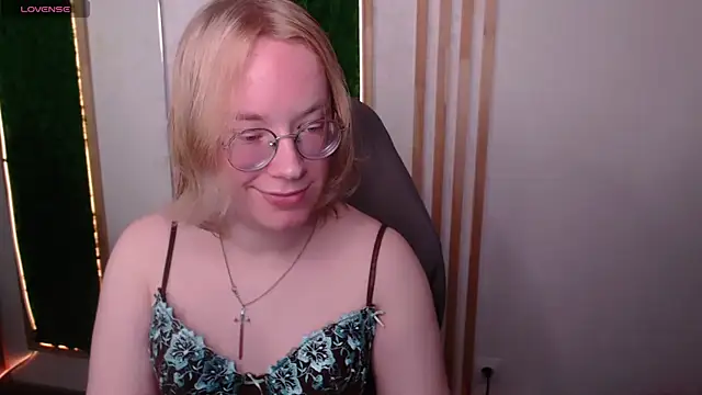 Amanda Butlerr online show from June 10, 2026, 2:16 pm