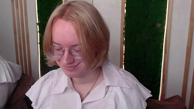 Amanda Butlerr online show from June 18, 2026, 12:09 pm