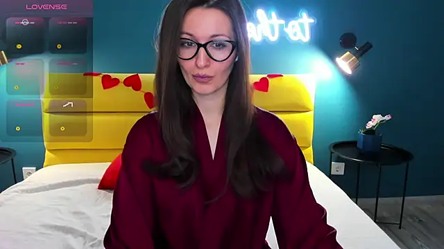 Joan Nelson online show from February 9, 2026, 1:31 am