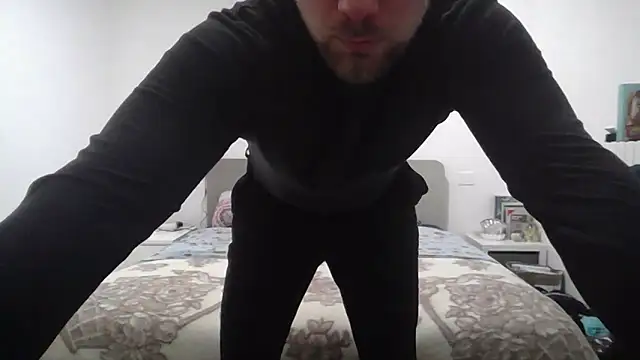 mrlyuis online show from February 11, 2026, 7:19 pm