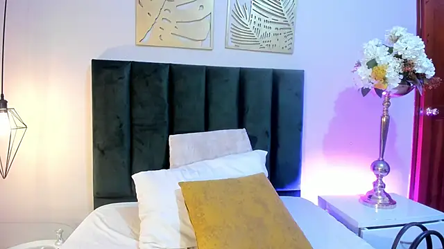 Snapshot of SagiraBelle chatting on December 15, 2025, 6:12 pm SagiraBelle online show from December 15, 2025, 6:12 pm