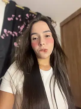Snapshot of Scarlett05 chatting on June 12, 2026, 2:21 am Scarlett05 online show from June 12, 2026, 2:21 am