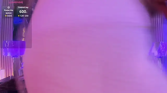 BustyGlow online show from January 8, 2026, 10:17 am