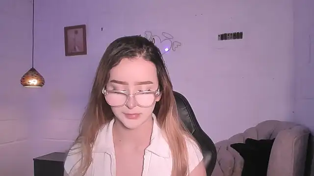 kristal joi dl online show from September 14, 2025, 1:21 pm