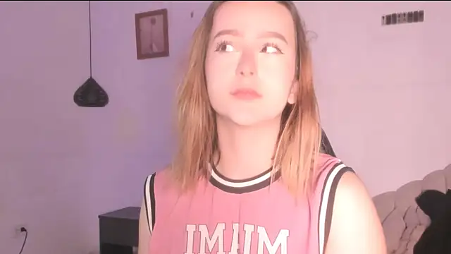 kristal joi dl online show from October 6, 2025, 12:24 pm