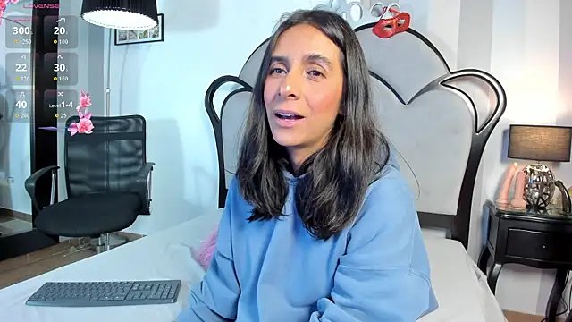 Snapshot of MiaAmore_ chatting on July 23, 2026, 6:17 pm MiaAmore online show from July 23, 2026, 6:17 pm