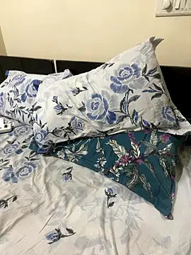 Horney spidy online show from November 28, 2025, 1:19 am