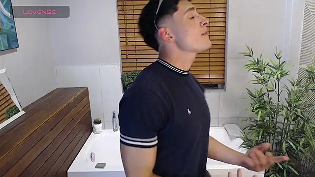 AustinJones  online show from September 22, 2025, 8:22 pm