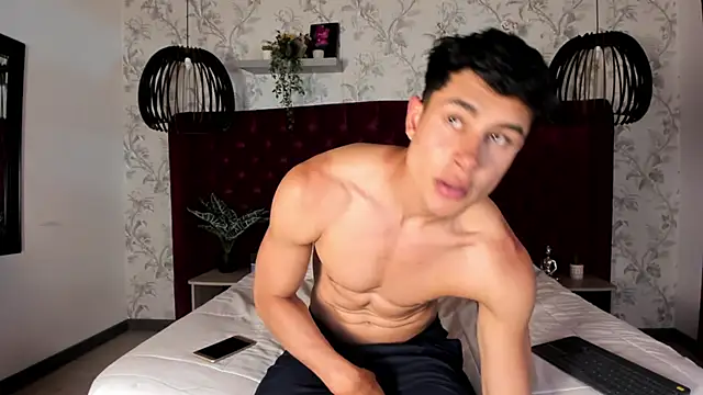 AustinJones  online show from October 19, 2025, 8:09 pm