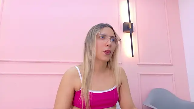 MaddieTease online show from February 2, 2026, 1:54 pm