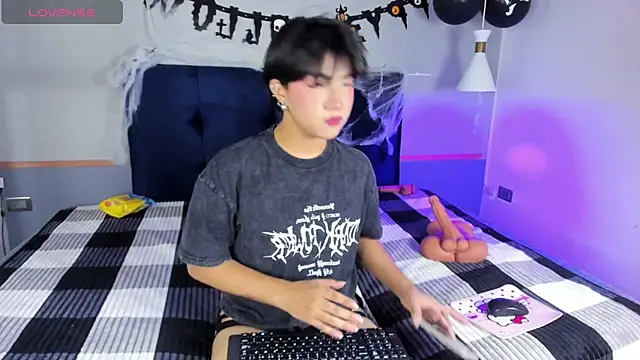 Creamy Angelo online show from October 18, 2025, 9:15 pm