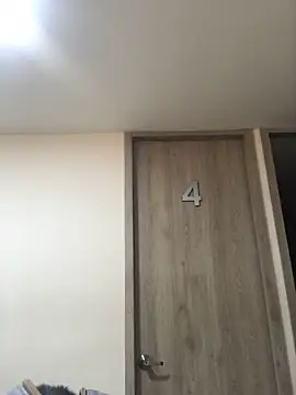 Miia Parker online show from November 11, 2025, 1:11 pm