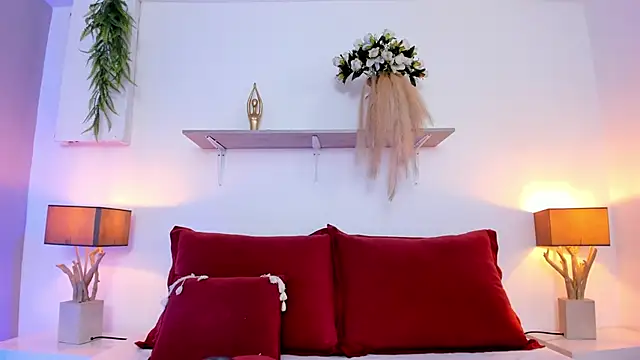 Snapshot of LuciaBenett_ chatting on November 3, 2025, 6:53 pm LuciaBenett online show from November 3, 2025, 6:53 pm