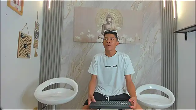 BEAUTY BOYS1 online show from January 10, 2026, 7:21 am