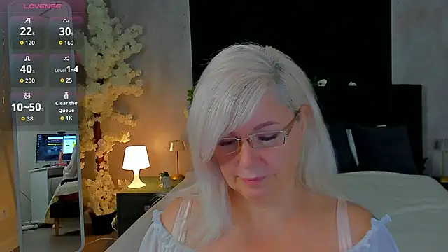 Hella Fabel online show from November 16, 2025, 1:11 am