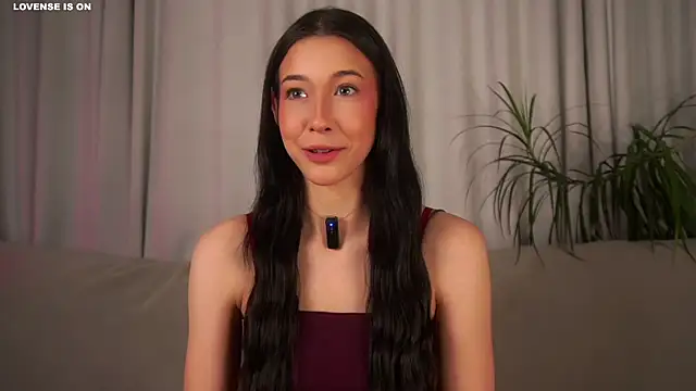 EviaRabasca online show from November 24, 2025, 11:21 am