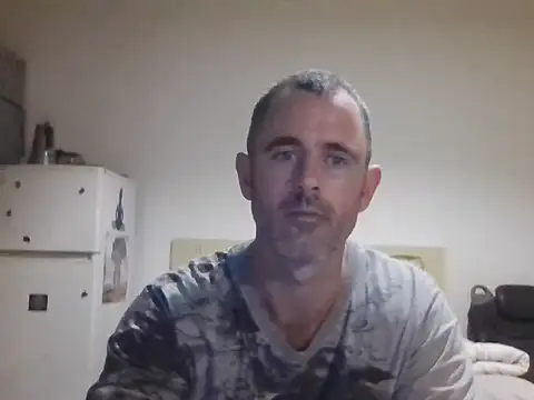 Snapshot of whatYwantMorrre chatting on October 13, 2025, 4:18 pm whatYwantMorrre online show from October 13, 2025, 4:18 pm