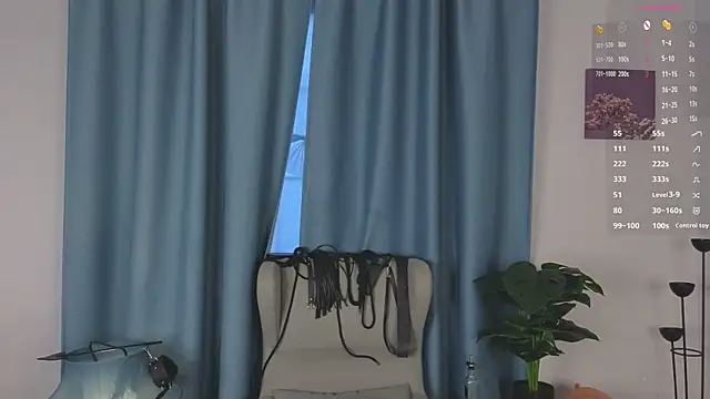 Snapshot of laracroftmansion chatting on September 25, 2025, 2:32 pm laracroftmansion online show from September 25, 2025, 2:32 pm