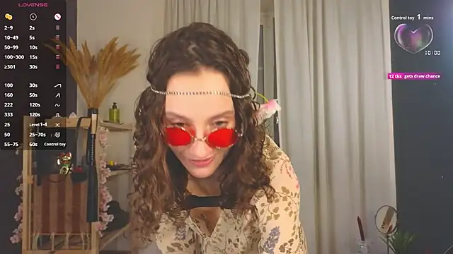 Snapshot of laracroftmansion chatting on December 1, 2025, 6:35 pm laracroftmansion online show from December 1, 2025, 6:35 pm