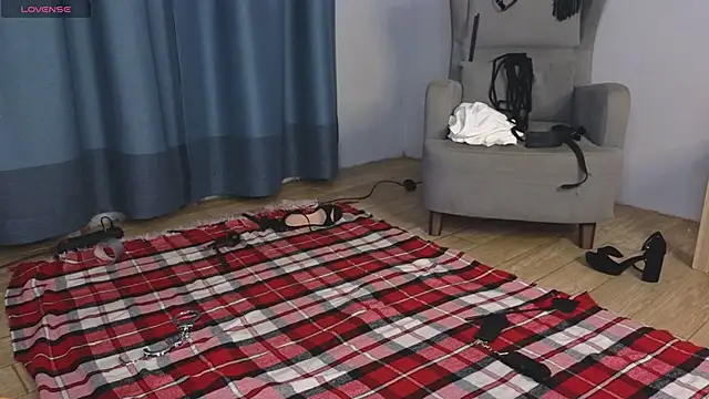 Snapshot of laracroftmansion chatting on March 3, 2026, 5:19 pm laracroftmansion online show from March 3, 2026, 5:19 pm