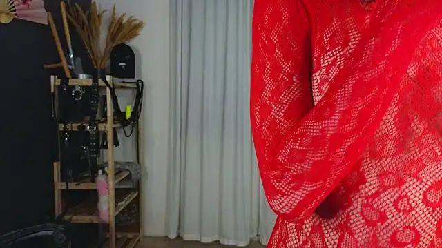 laracroftmansion online show from April 13, 2026, 6:13 pm