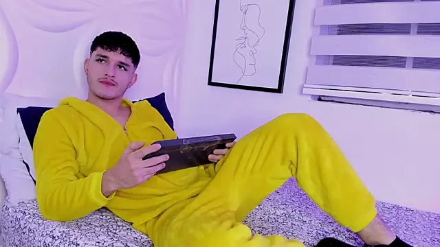 LiamMuller online show from October 7, 2025, 11:51 am