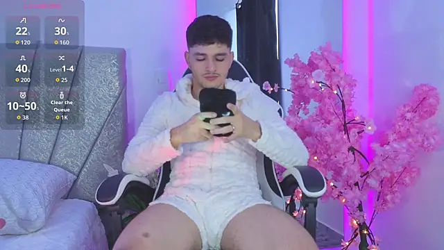 LiamMuller online show from April 20, 2026, 10:00 pm