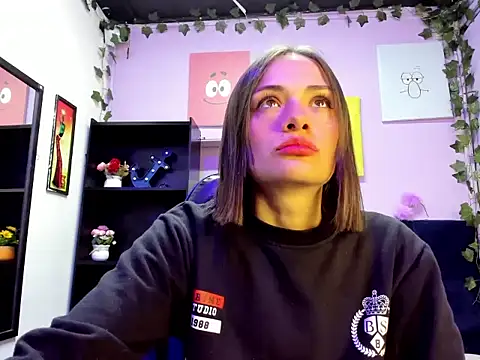 Tammy Thompson  online show from September 10, 2025, 1:55 pm