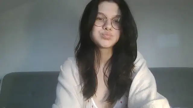 LaVostraDorothy online show from November 12, 2025, 11:21 am