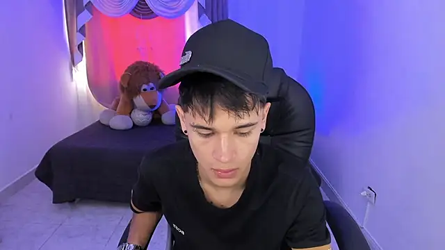 Aron Boyy online show from March 3, 2026, 8:04 pm