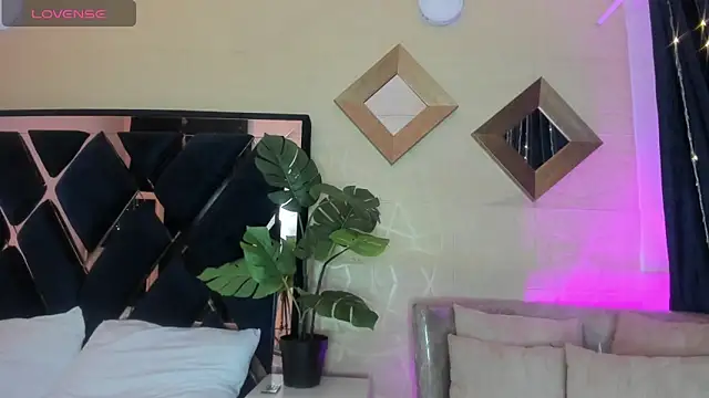 Valery Brand online show from April 16, 2026, 11:33 am