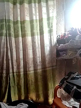 Surrilove online show from April 9, 2026, 5:18 am