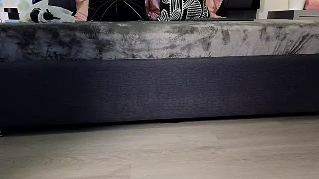 Calipso Parisi online show from November 6, 2025, 12:39 pm