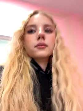 Sky Cutie online show from October 21, 2025, 5:19 am