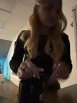 Sky Cutie online show from February 7, 2026, 4:27 am