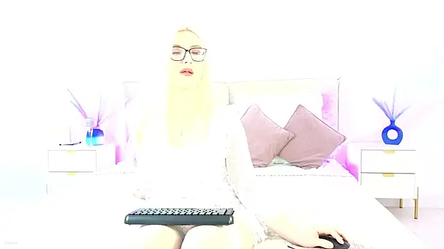 Jules night online show from October 11, 2025, 9:46 pm