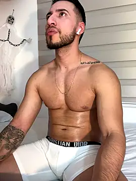 Thiago Hill online show from October 26, 2025, 5:41 pm