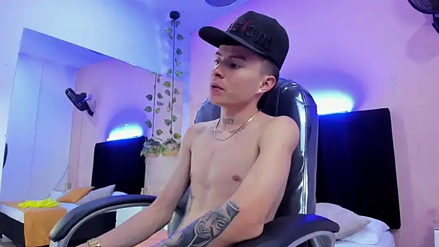 Nascary Fox online show from December 4, 2025, 7:22 pm