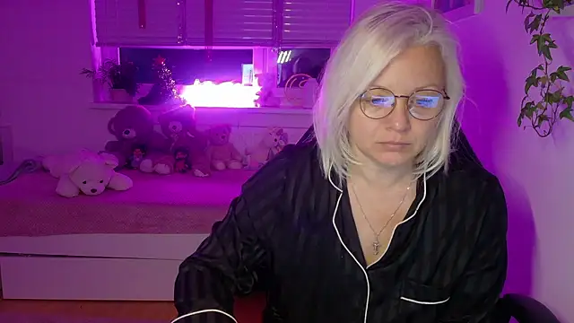 Linsy Kim online show from January 12, 2026, 6:18 am