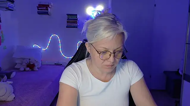 Linsy Kim online show from April 17, 2026, 7:17 pm